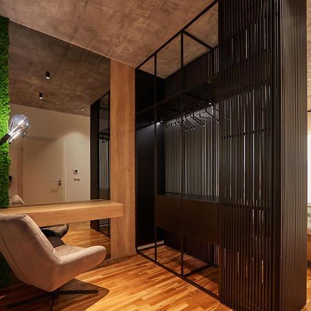 Quiboo Cosmopolit Appartement Braşov Buitenkant foto