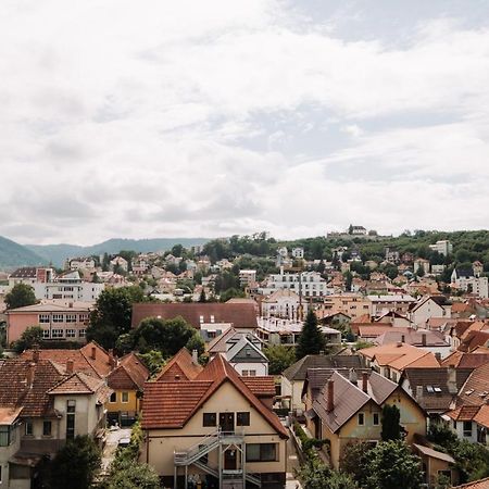 Quiboo Cosmopolit Appartement Braşov Buitenkant foto