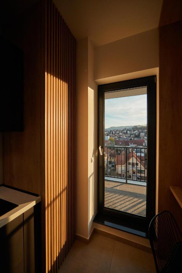 Quiboo Cosmopolit Appartement Braşov Buitenkant foto