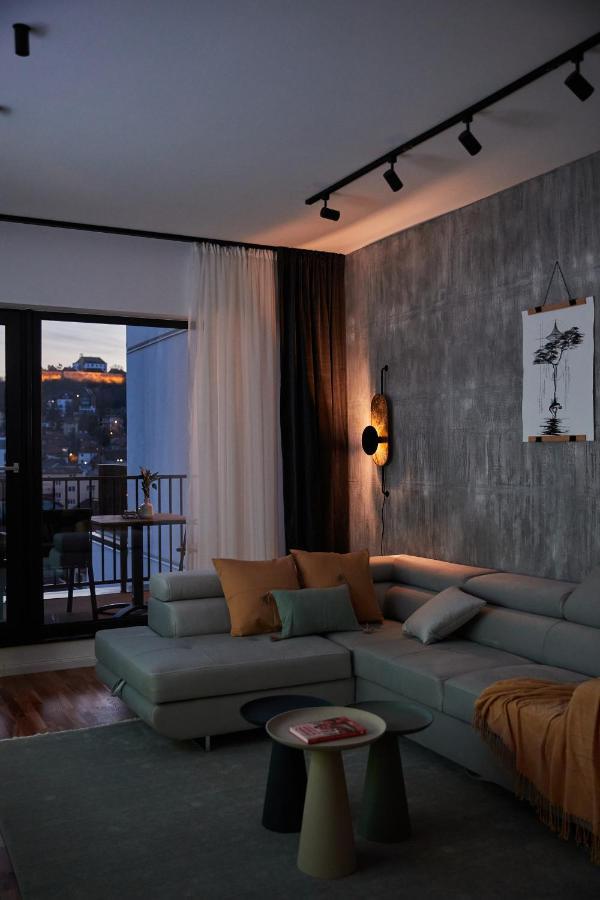 Quiboo Cosmopolit Appartement Braşov Buitenkant foto