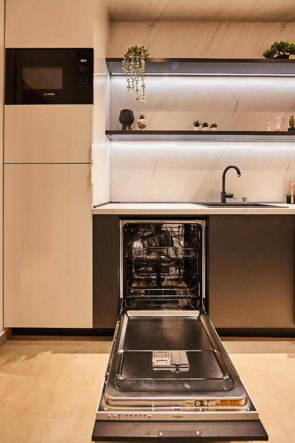 Quiboo Cosmopolit Appartement Braşov Buitenkant foto