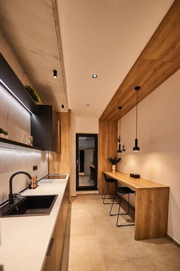 Quiboo Cosmopolit Appartement Braşov Buitenkant foto