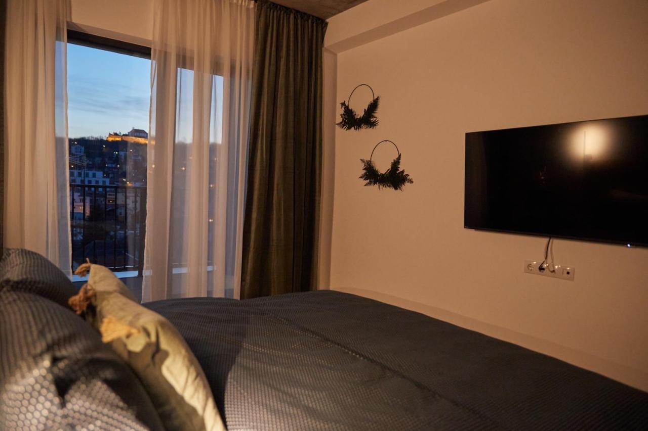 Quiboo Cosmopolit Appartement Braşov Buitenkant foto