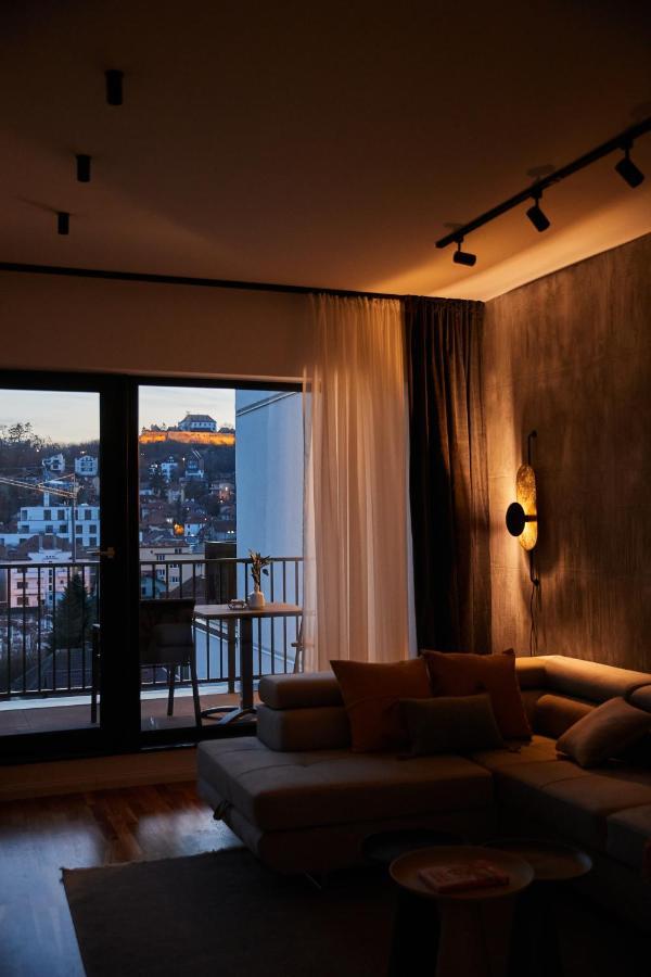 Quiboo Cosmopolit Appartement Braşov Buitenkant foto