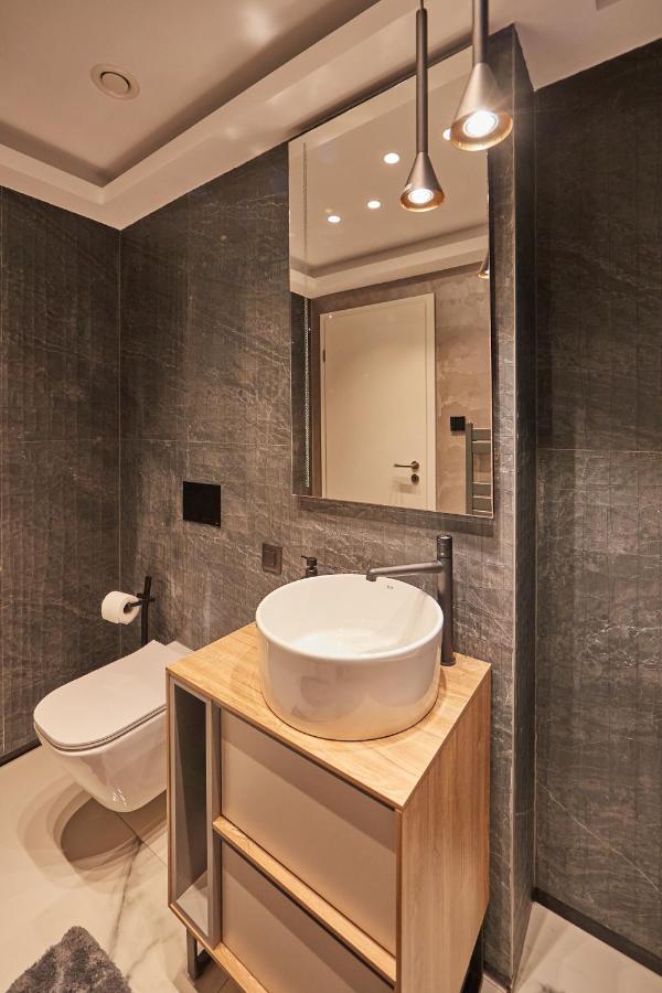 Quiboo Cosmopolit Appartement Braşov Buitenkant foto