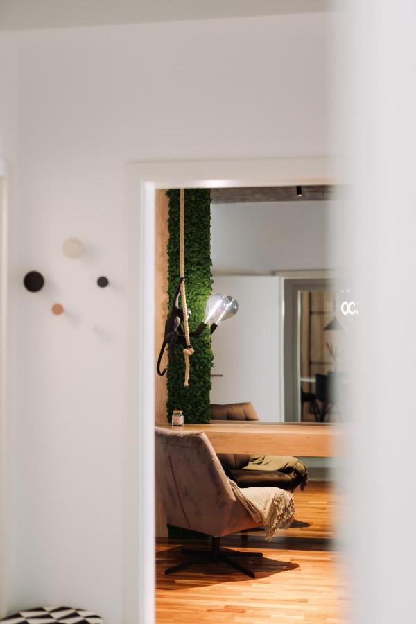 Quiboo Cosmopolit Appartement Braşov Buitenkant foto