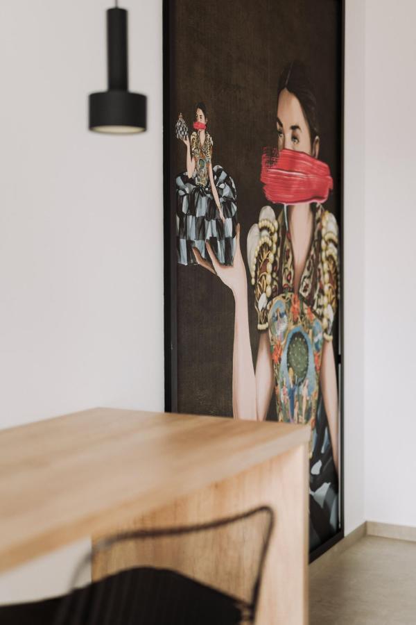 Quiboo Cosmopolit Appartement Braşov Buitenkant foto